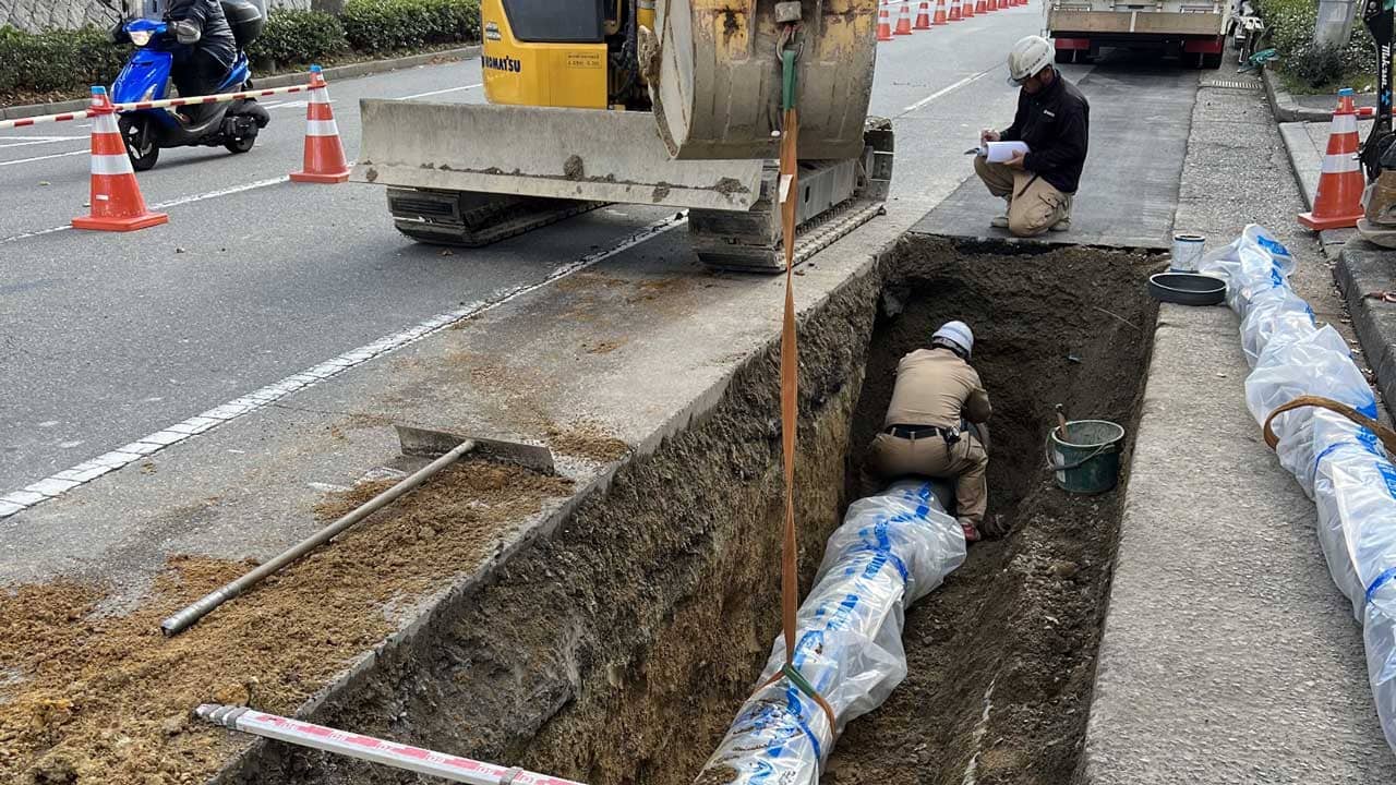 配管作業中の様子